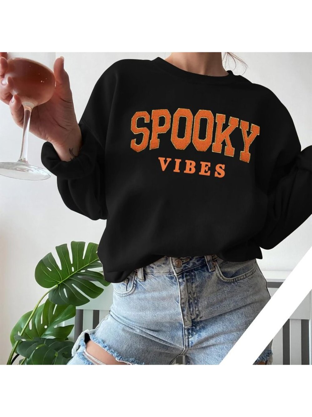 🆕 Women's Black Spooky Vibes Orange Graphic Oversized Crewneck Pullover - Picture 2 of 6